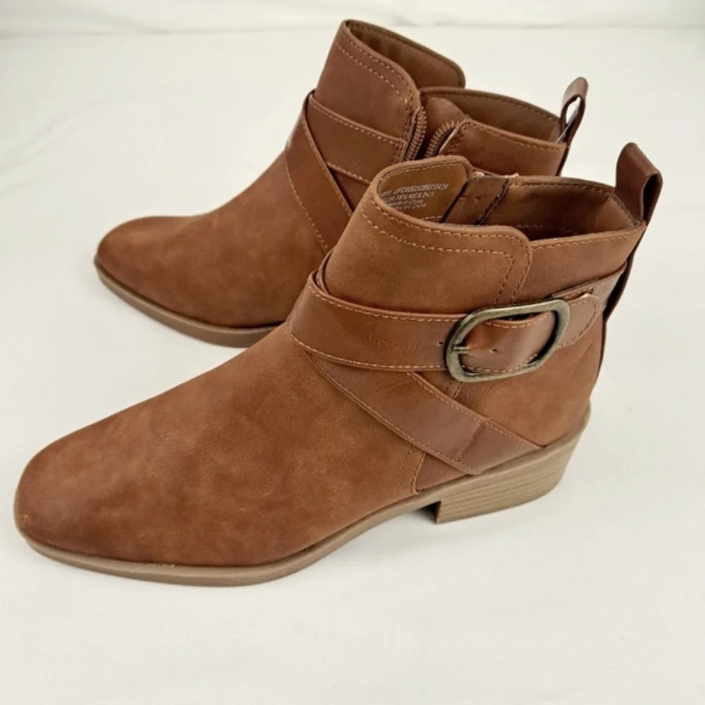 Time & Tru Women's Fashion Faux Leather Brown Booties Ankle Boots Shoes Size 7.5